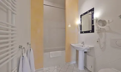 Badezimmer mit Badewanne Wohnung 4