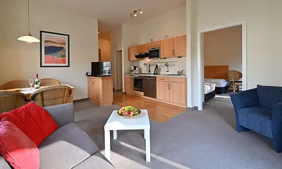  Blick durch die Wohnung 4