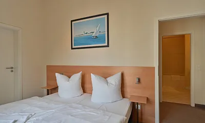 Schlafzimmer 1 Bett 180*200cm