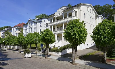 Villa Celia Frontansicht: Mit neuem Anstrich in 2017