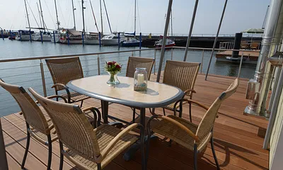 Schwimmendes Haus"Rügen", 4-Zimmer-Ferienwohnung (Haus Rügen)