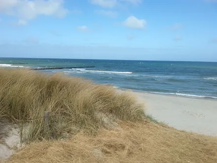 Die FeWo ist 250 m vom Strand entfernt