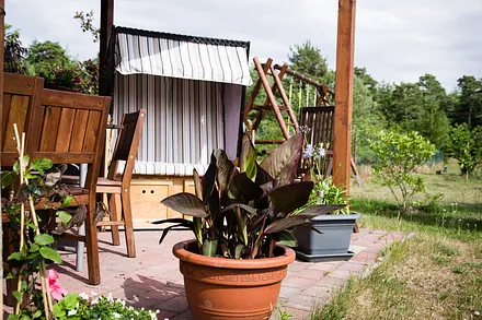 Strandkorb auf der Terrasse