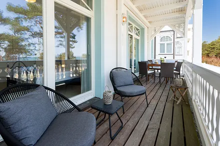 großer Balkon mit Ostseeblick