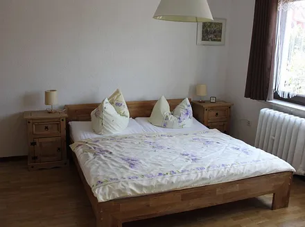 Schlafzimmer, Doppelbett und Einzelbett (Auf dem Foto nicht erkennbar) 2-3 Personen