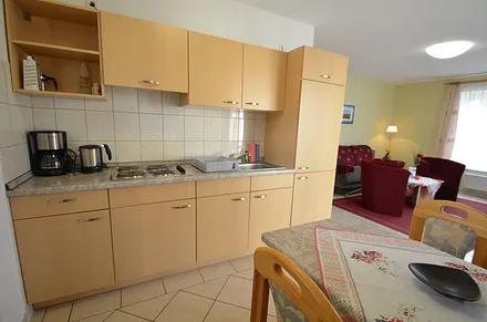 Küche mit allem was Sie im Urlaub zum Kochen brauchen