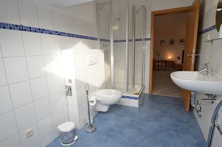 gr. Bad mit Fussbodenheizung