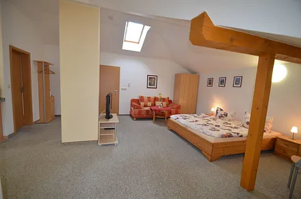 Wohn und Schlaffbereich