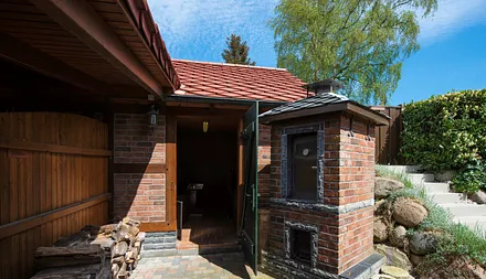 Fahrradunterstellraum sowie Räucherofen für unsere Angler