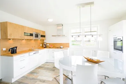 helle freundliche Ausstattung