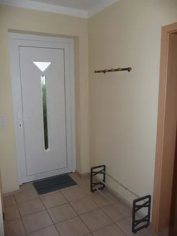 Eingang zur Fewo mit Flur