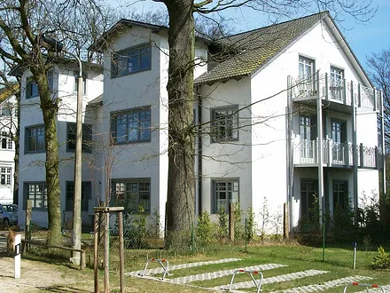 Die Wohnung verfügt über einen Balkon.