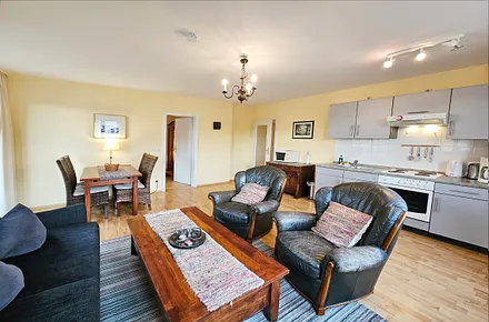 Wohnzimmer mit Küchenzeile