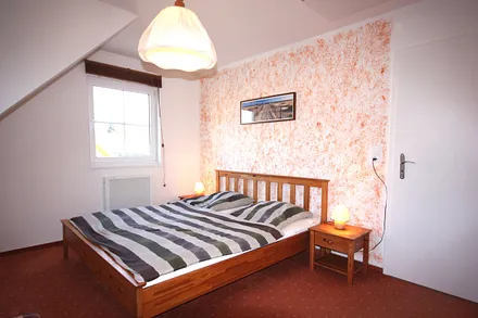 Schlafzimmer mit zusätzl. Schlafsofa