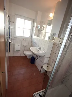 Tageslichtbad mit Dusche