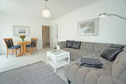 Wohnzimmer mit Esstisch