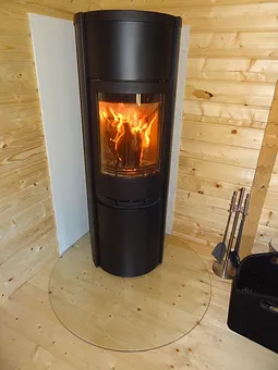 Kaminofen im Wohnzimmer