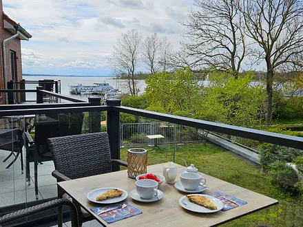 Blick vom Balkon auf das Salzhaff
