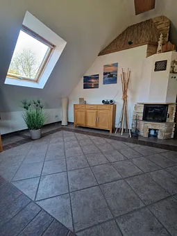 der andere Teil vom Wohnzimmer