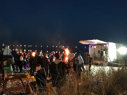 nächtliche Strandparty