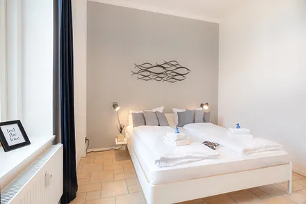 Schlafzimmer mit Doppelbett