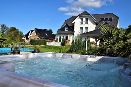 Außen-Whirlpool & Swimmingpool 