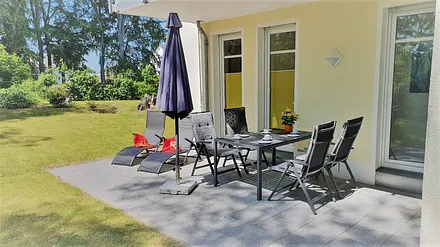 20 qm Südterrasse, nicht einsehbar, komfortable Gartenmöbelausstattung