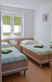 Schlafzimmer mit 2 Einzelbetten ( 70 x 200 )