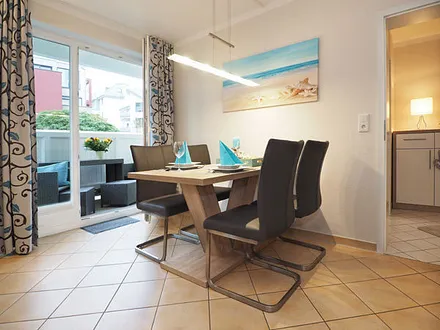 Esstisch, Zugang zur Terrasse