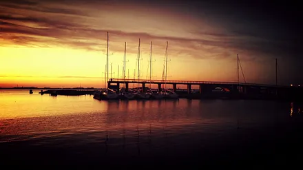 Sonnenuntergang am Wieker Hafen