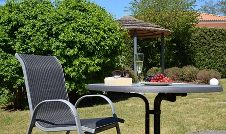 Gartenbereich mit Grillpavillon