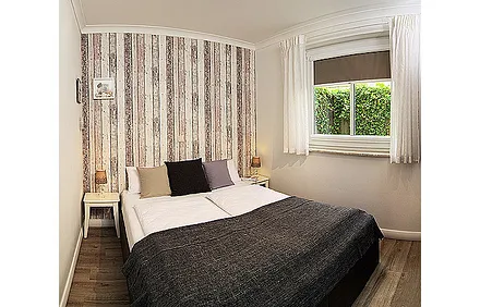 modernes Boxspringbett im Schlafzimmer