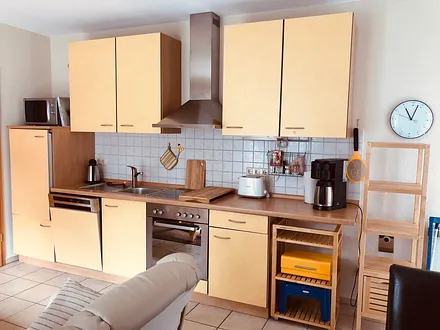 Voll ausgestattete Küche u.a.mit GS, Backofen, Ceranfeld, ausreichend Küchengeräten 