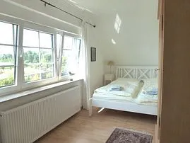 großes Schlafzimmer im OG