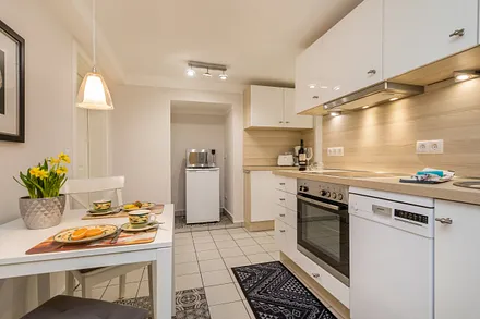 ... und einen Eßplatz für 2 Personen.