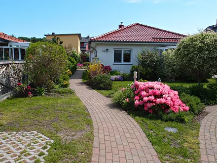 Gartenweg zu Ihrem Ferienhaus