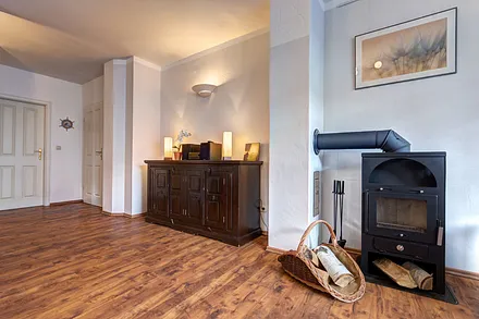 Kamin mit Holzfeuerung