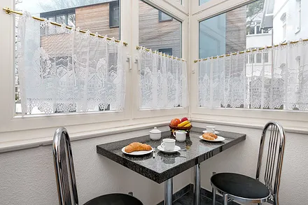 Der Eßplatz für 2 Personen.