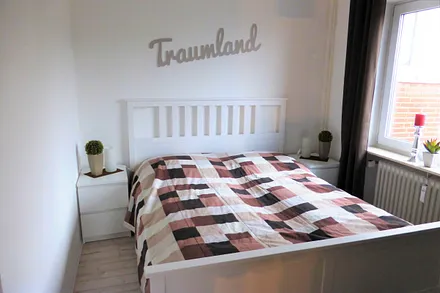 Schlafzimmer 1