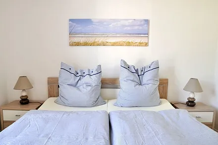 Die Betten sind bereits gemacht.