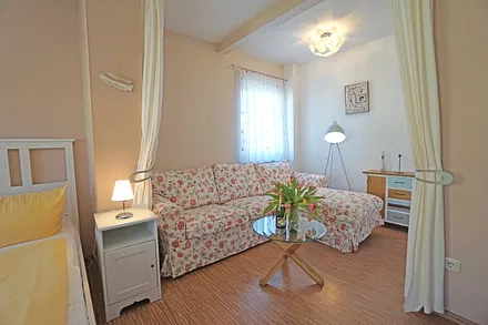 Wohnzimmer mit Couch