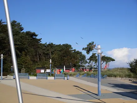 Strandpromenade Zempin mit Fischerhütten