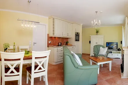 Wohn-, Ess- und Kochbereich