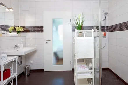 Bad en Suite mit Dusche