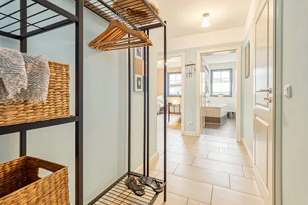 Eingangsbereich mit großer Garderobe