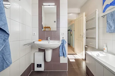 ....und Waschbecken.