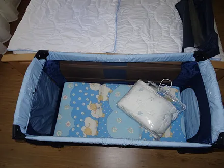 Reisekinderbett mit Schaumstoffmatratze