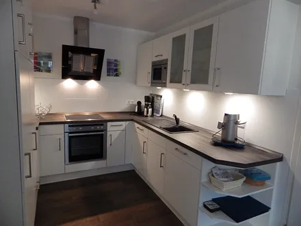 Geräumiger, voll ausgestatteter Küchenbereich