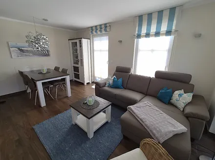 Blick ins Wohnzimmer