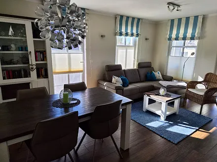 Blick ins Wohnzimmer